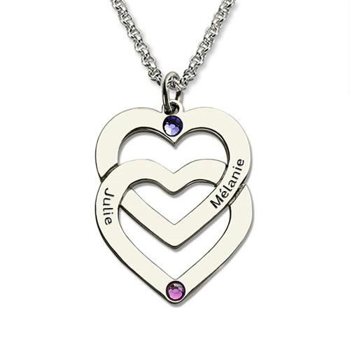 Portez au plus près de votre cœur les prénoms de ceux que vous aimez ! avec ce sublime collier personnalisé 2 coeurs avec 2 pierres de naissance