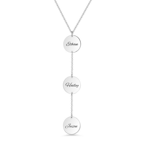 Un très joli collier 3 médaillons personnalisés pour femme, avec un design unique,tendance et élégant, il saura accompagner toutes vos tenues