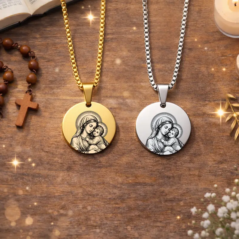Médaille Vierge à l’Enfant personnalisée - Finitions or et argent - Les Bijoux de Mélanie